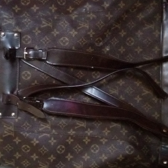 Louis Vuitton back pack - Picture 2 of 4